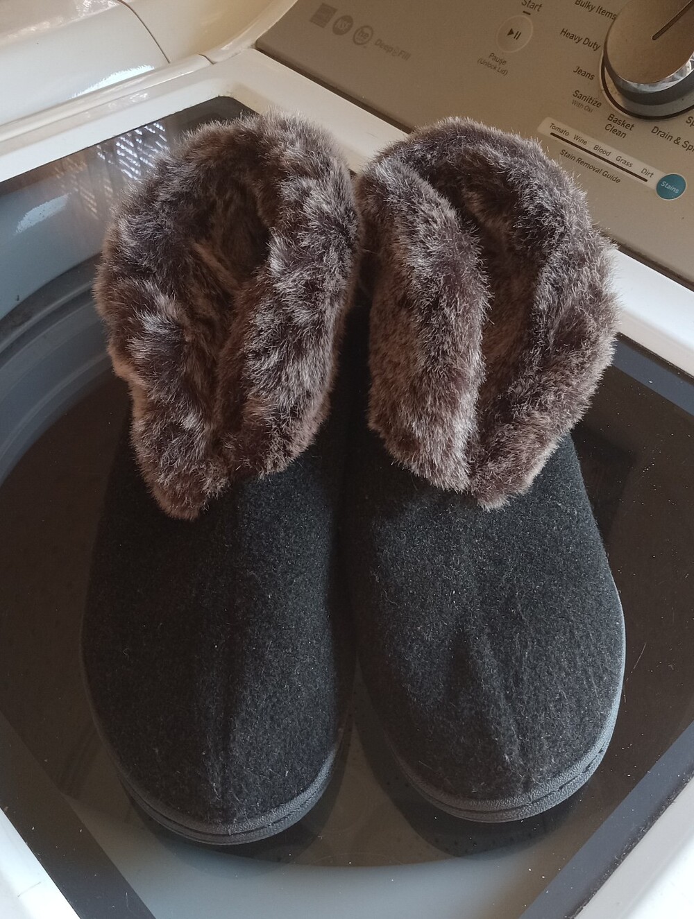 Acorn Black Slipper Boots with Brown Faux Fur Cuff